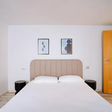 - Piazza Chanoux אאוסטה